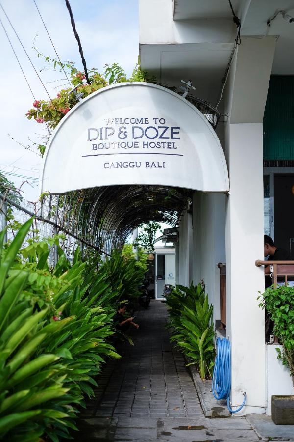 Dip & Doze Boutique Hostel Canggu  Exterior photo