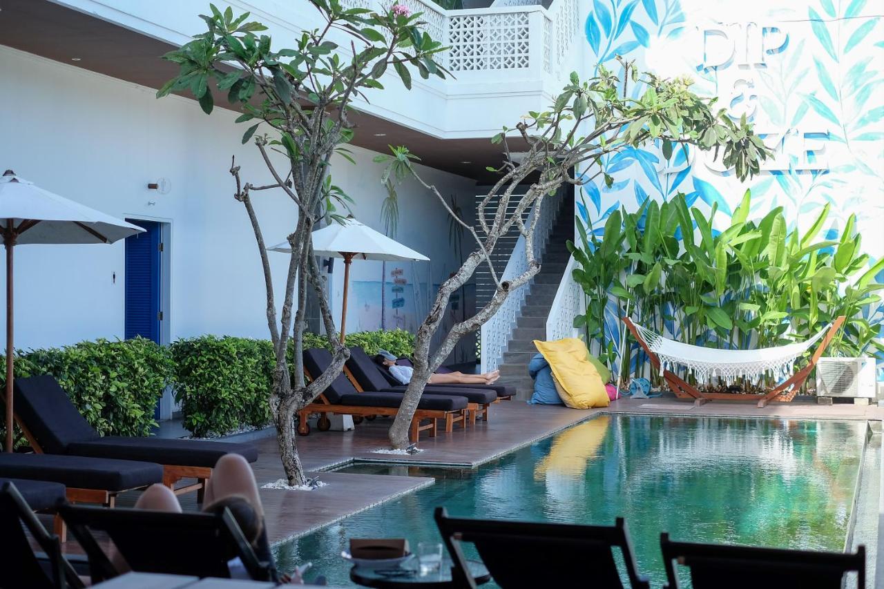 Dip & Doze Boutique Hostel Canggu  Exterior photo